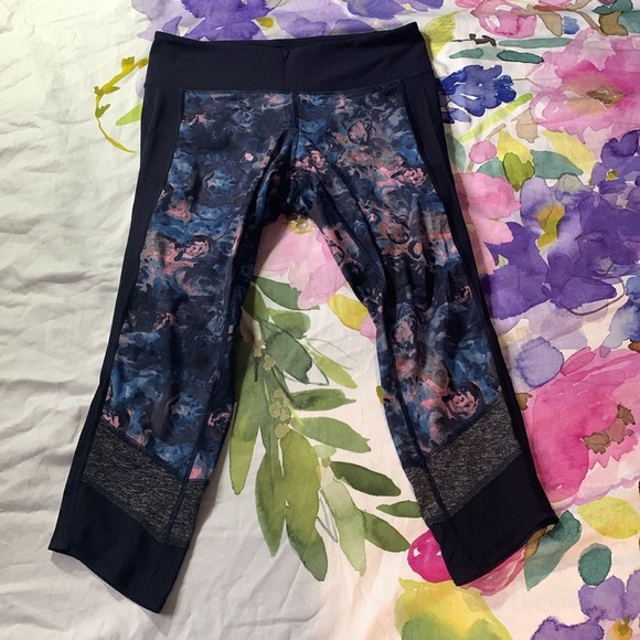 Lululemon If You're Lucky Crop *Full-On Luxtreme - Picture 3 of 7